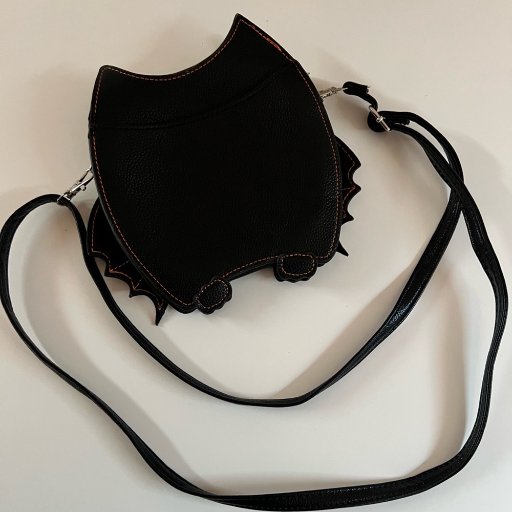 Black Bat-Shaped Crossbody Bag - Picture 2 of 7